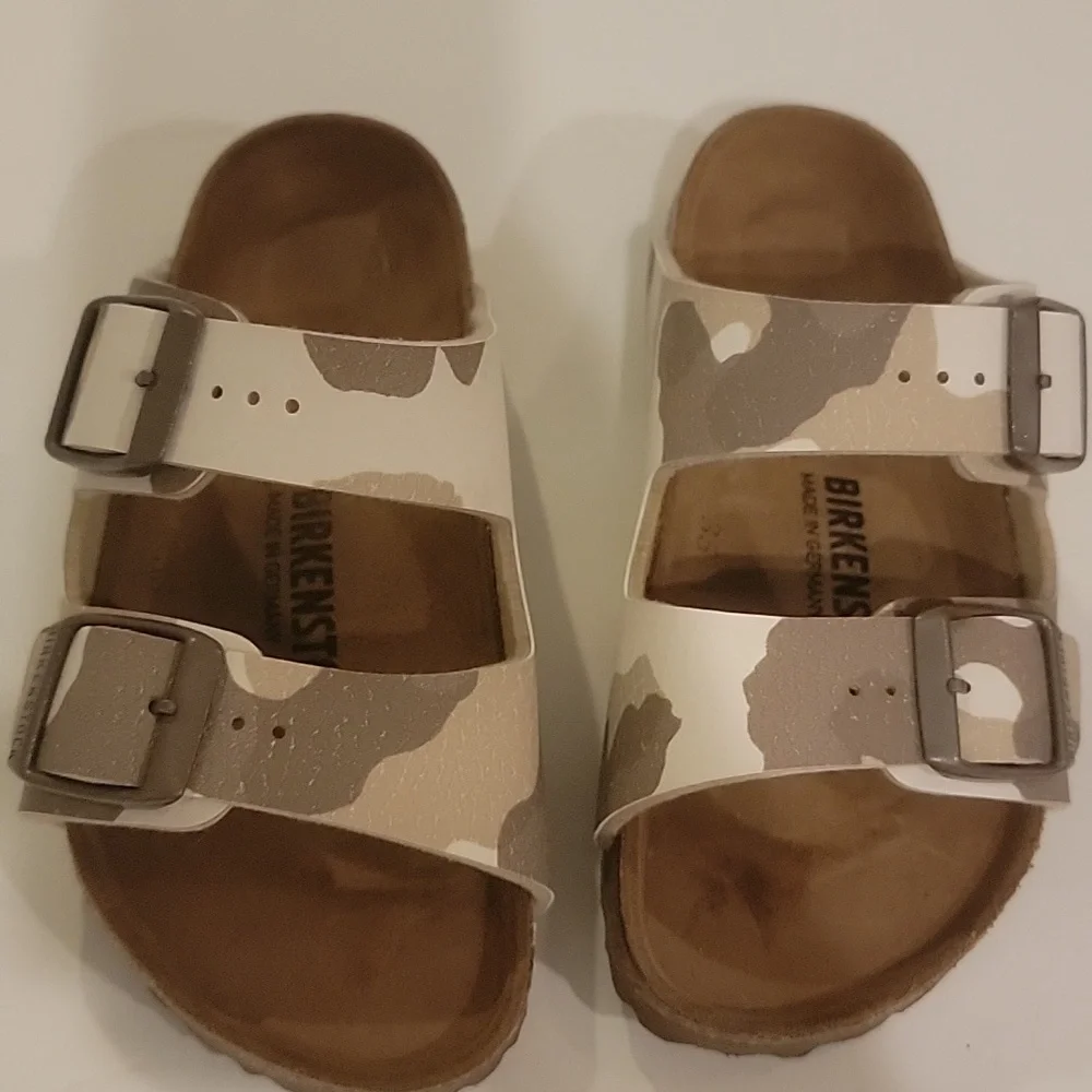 Birkenstock Kids Sandals - Beige and White Camo Size 26 C8